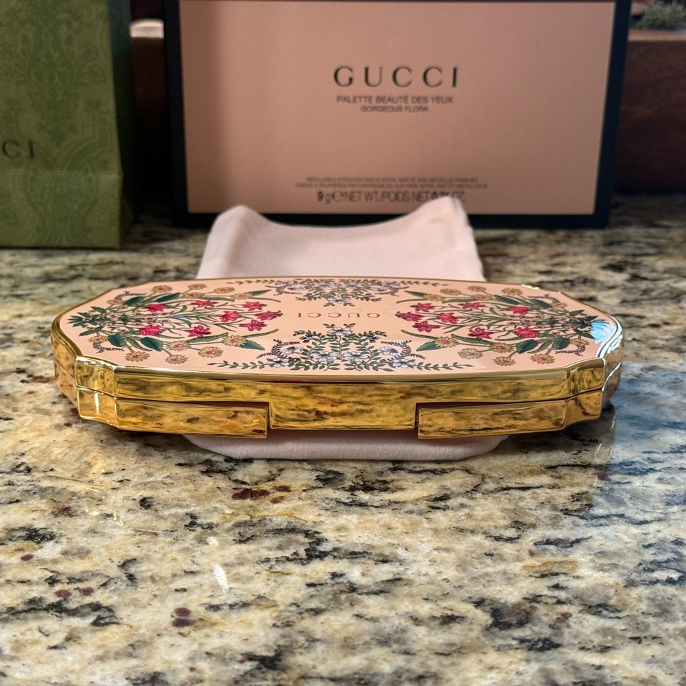Gucci Gorgeous Flora Eye Palette - Pink and Gold - Picture 5 of 7